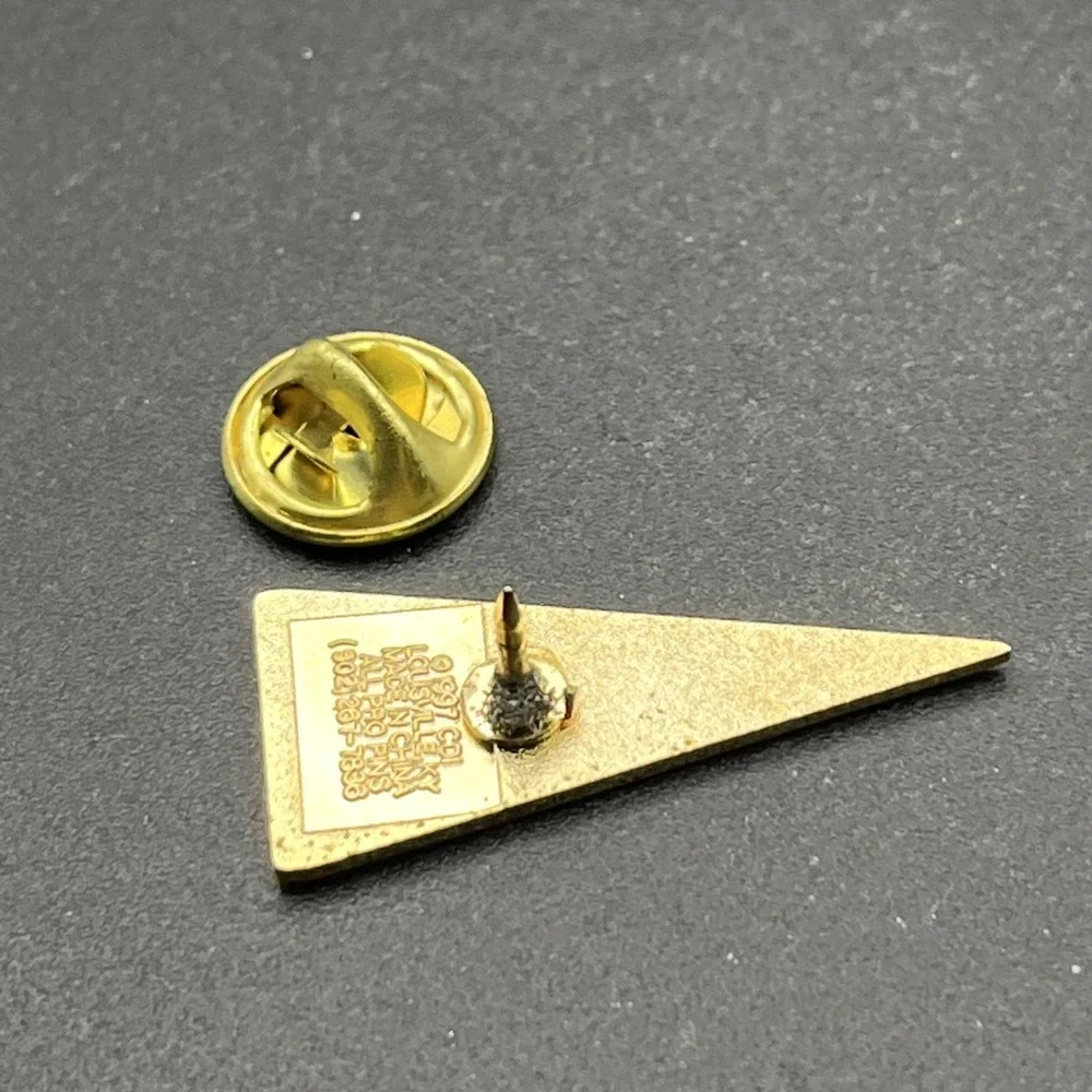 Kentucky Derby 124 Horse Racing‎ Pennant Lapel Hat Pin
